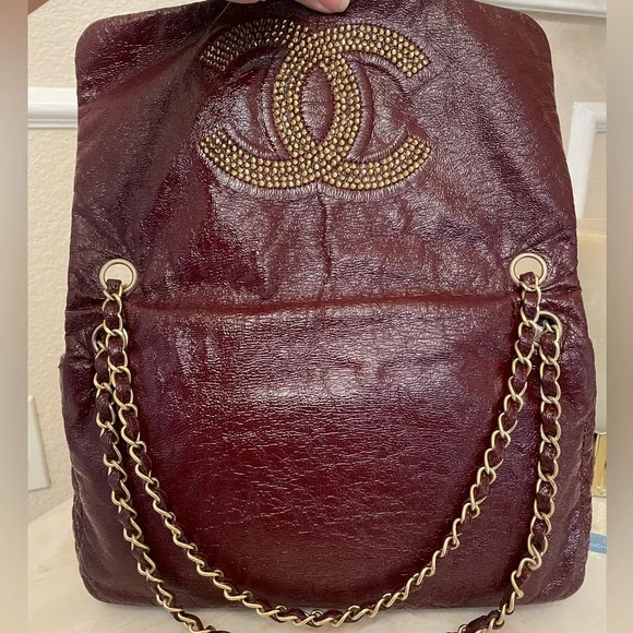 CHANEL Burgundy Leather Bag with Gold Chain - Picture 9 of 14